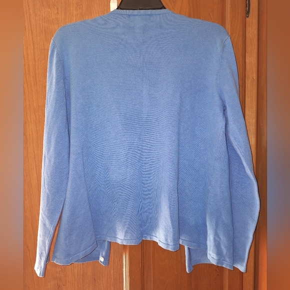 A Foxcroft ladies Silk blend cardigan sweater in a size medium.  Pre-loved - Picture 2 of 8